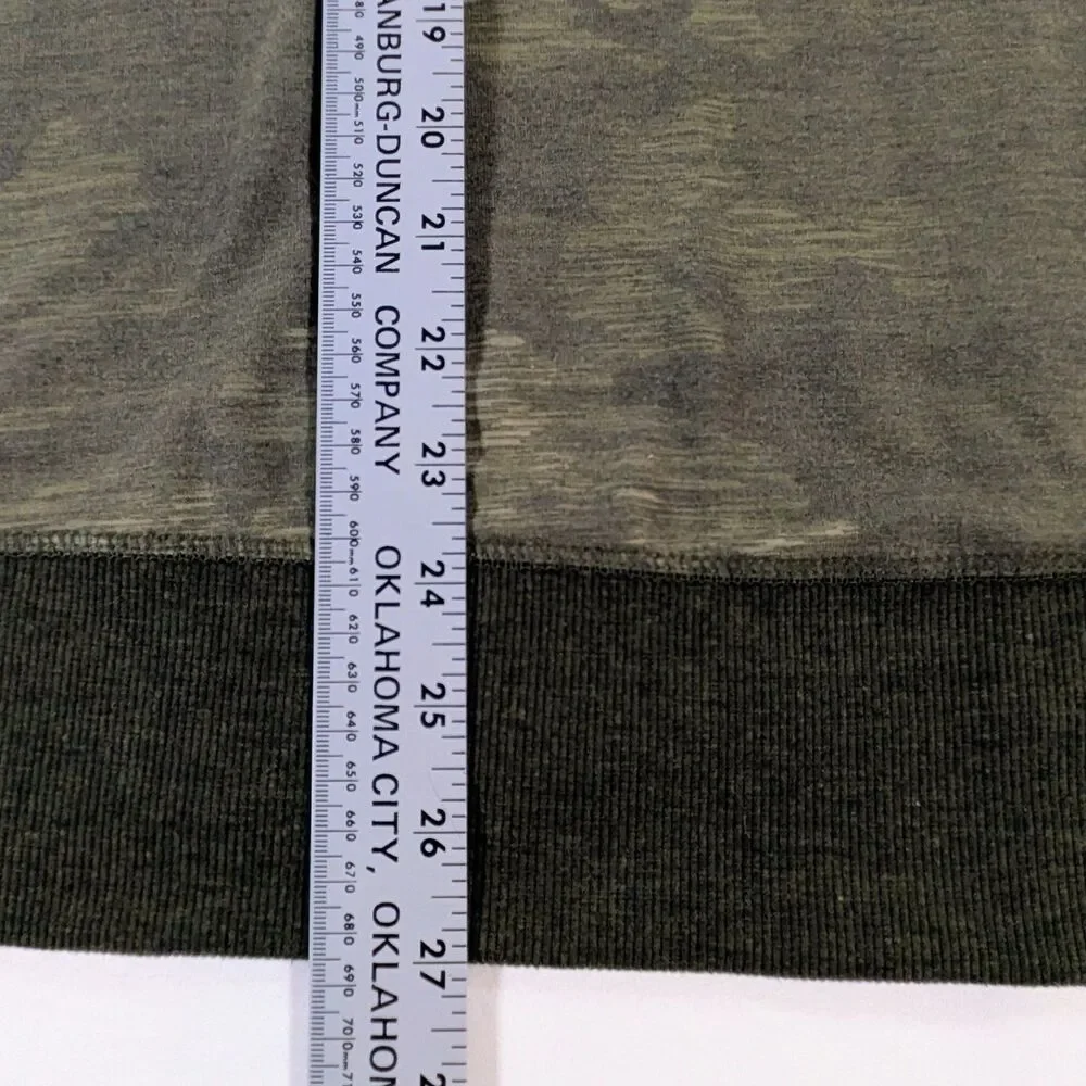 Avia Women's XS Green Gray Camouflage Long Sleeve Pullover Activewear T-Shirt
